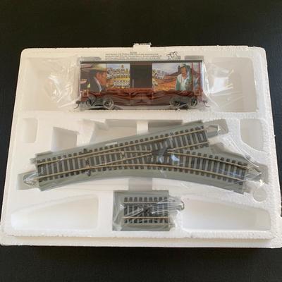 LOT 106 M: Hawthorne Village John Wayne Bachmann Train Collection