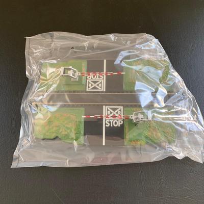 LOT 106 M: Hawthorne Village John Wayne Bachmann Train Collection