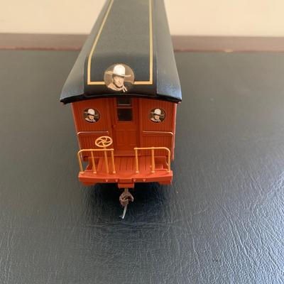 LOT 107 M: Hawthorne Village John Wayne Bachmann Train Collection