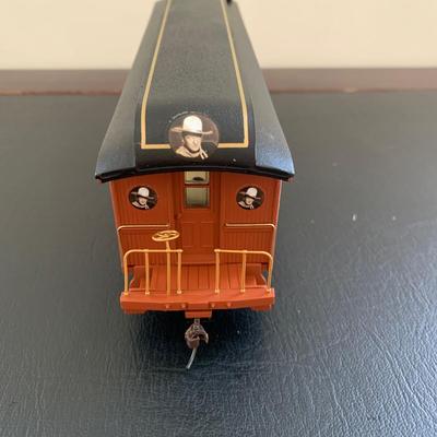 LOT 107 M: Hawthorne Village John Wayne Bachmann Train Collection