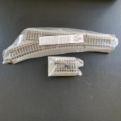 LOT 107 M: Hawthorne Village John Wayne Bachmann Train Collection