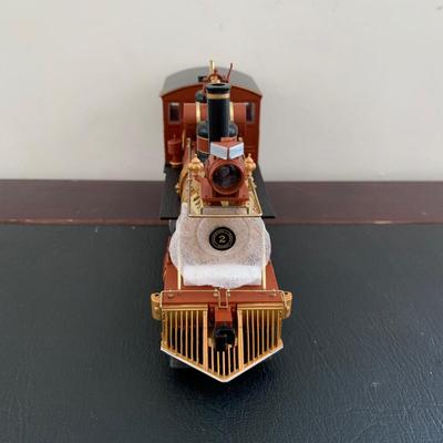 LOT 107 M: Hawthorne Village John Wayne Bachmann Train Collection