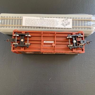 LOT 107 M: Hawthorne Village John Wayne Bachmann Train Collection