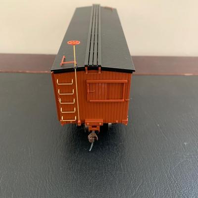 LOT 107 M: Hawthorne Village John Wayne Bachmann Train Collection