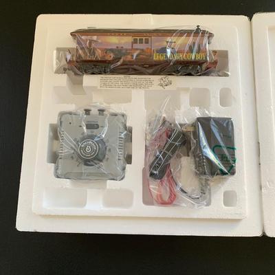 LOT 107 M: Hawthorne Village John Wayne Bachmann Train Collection