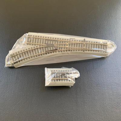 LOT 107 M: Hawthorne Village John Wayne Bachmann Train Collection