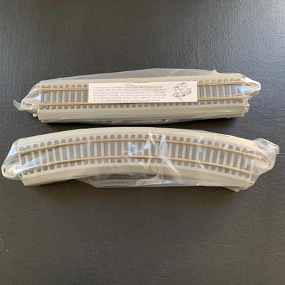 LOT 107 M: Hawthorne Village John Wayne Bachmann Train Collection