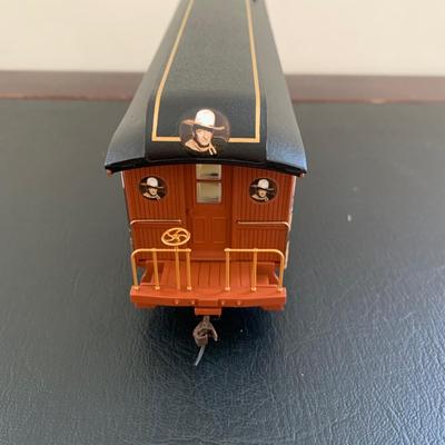 LOT 107 M: Hawthorne Village John Wayne Bachmann Train Collection