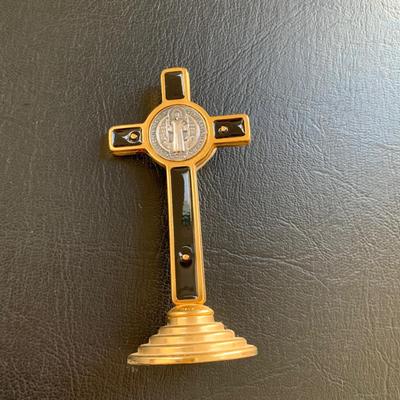 LOT 108 M: Religious Collection: Crucifixes, Figures, Teleflora Music Box, & Hidden Nativity Egg