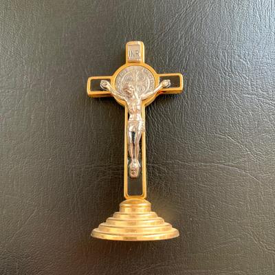 LOT 108 M: Religious Collection: Crucifixes, Figures, Teleflora Music Box, & Hidden Nativity Egg