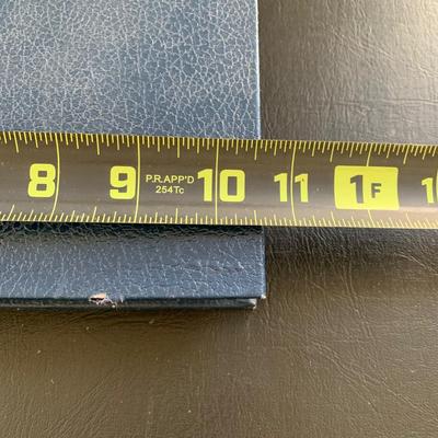 LOT 112 M: 1979 The Official History Of The United States In Mint Stamps Book