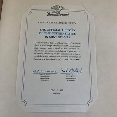 LOT 112 M: 1979 The Official History Of The United States In Mint Stamps Book