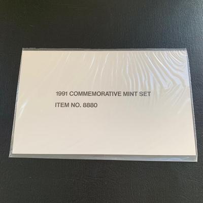 LOT 113 M: Various Stamp Collection; John Wayne, Carl Sandburg, U.S. First Day Covers & Special Covers Book, & More