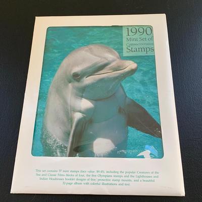 LOT 113 M: Various Stamp Collection; John Wayne, Carl Sandburg, U.S. First Day Covers & Special Covers Book, & More