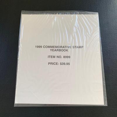 LOT 114 M: Stamp Yearbook Collection 1997 - 2000 & 2004