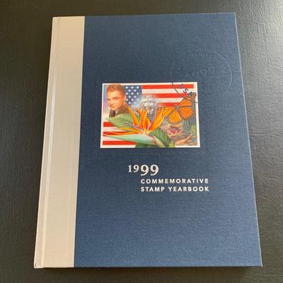 LOT 114 M: Stamp Yearbook Collection 1997 - 2000 & 2004