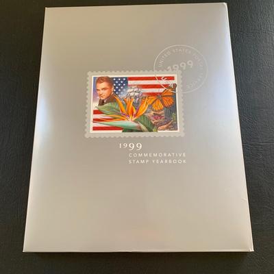 LOT 114 M: Stamp Yearbook Collection 1997 - 2000 & 2004