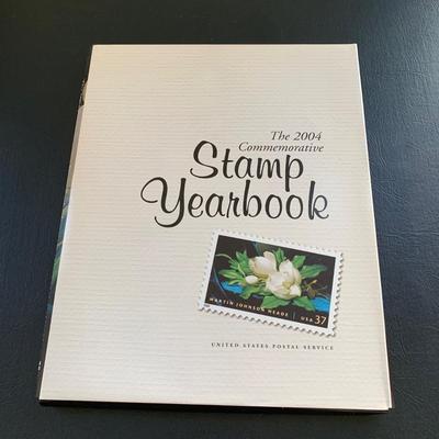LOT 114 M: Stamp Yearbook Collection 1997 - 2000 & 2004