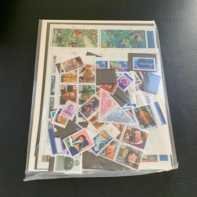 LOT 114 M: Stamp Yearbook Collection 1997 - 2000 & 2004