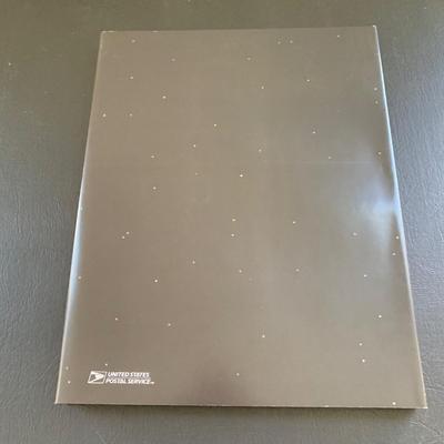 LOT 115 M: Stamp Yearbook Collection 1992 - 1995