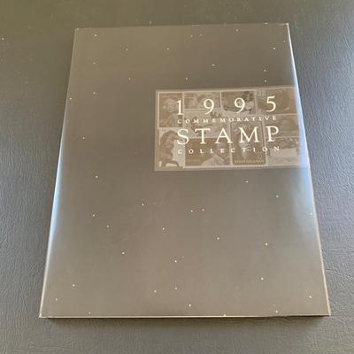 LOT 115 M: Stamp Yearbook Collection 1992 - 1995