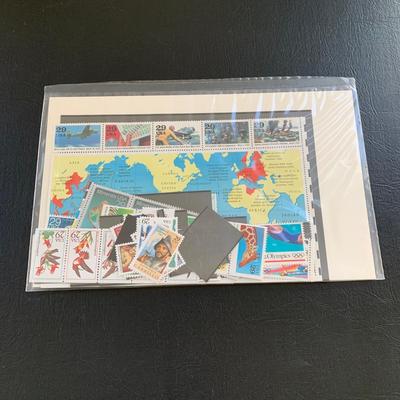 LOT 115 M: Stamp Yearbook Collection 1992 - 1995