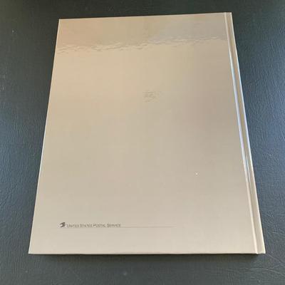 LOT 115 M: Stamp Yearbook Collection 1992 - 1995