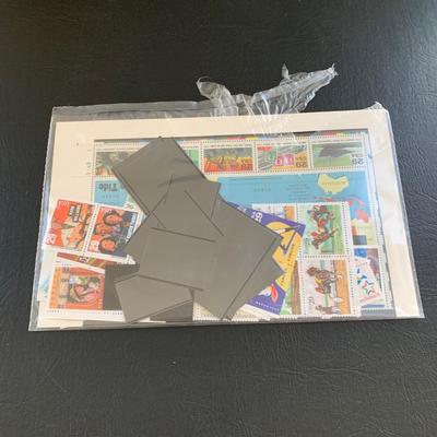 LOT 115 M: Stamp Yearbook Collection 1992 - 1995