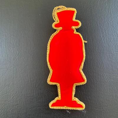 LOT 117 M: UK Christmas Ornaments & 13 Levenger Pewter Charles Dickens Head Ornaments