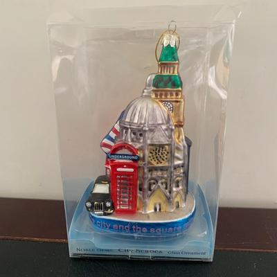 LOT 117 M: UK Christmas Ornaments & 13 Levenger Pewter Charles Dickens Head Ornaments