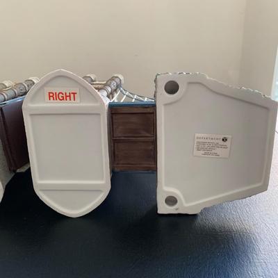 LOT 118 M: Department 56 Historical Landmark Series Dickens Village "Tower Bridge Of London"