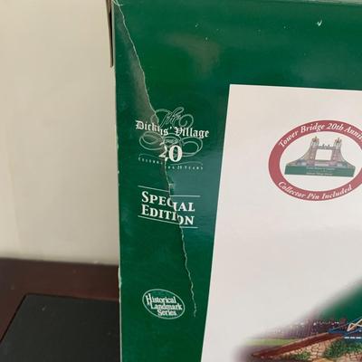 LOT 118 M: Department 56 Historical Landmark Series Dickens Village "Tower Bridge Of London"