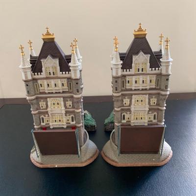 LOT 118 M: Department 56 Historical Landmark Series Dickens Village "Tower Bridge Of London"