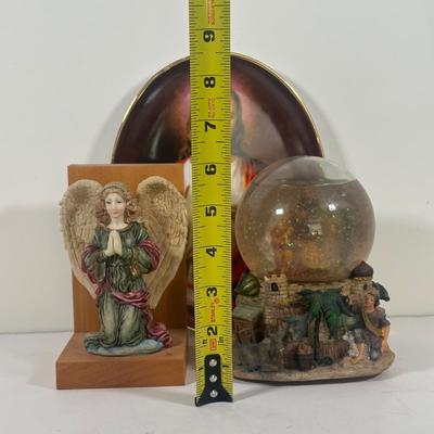 LOT 122U: Religious Home Decor Collection - Department 56, Enesco & More