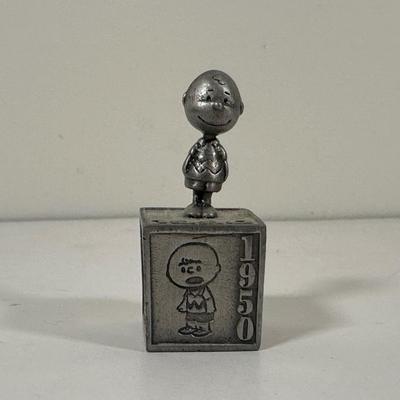 LOT 127U: Charlie Brown/Peanuts Home Decor Collection
