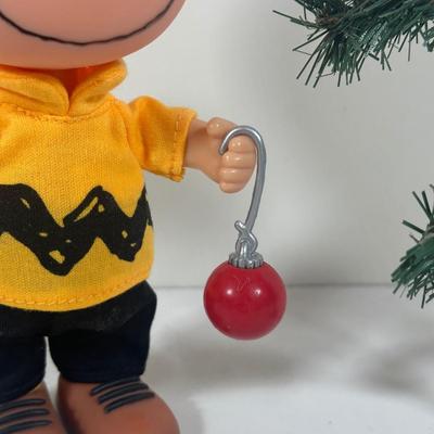 LOT 127U: Charlie Brown/Peanuts Home Decor Collection