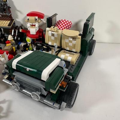 LOT 128U: Lego Collection!