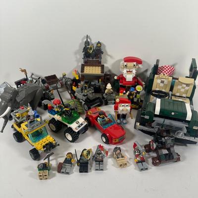 LOT 128U: Lego Collection!