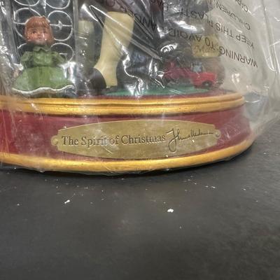 LOT 134U: The Bradford Exchange/Thomas Kinkade Light Up The Holidays Sculptures - The Joy/The Spirit Of Christmas
