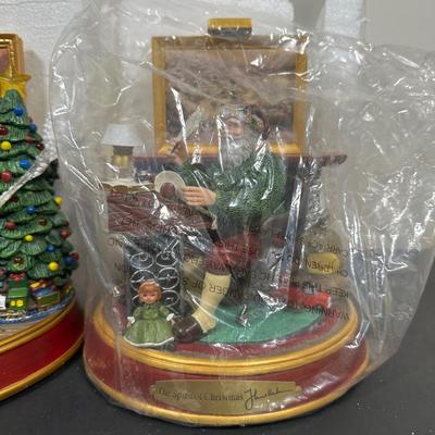 LOT 134U: The Bradford Exchange/Thomas Kinkade Light Up The Holidays Sculptures - The Joy/The Spirit Of Christmas