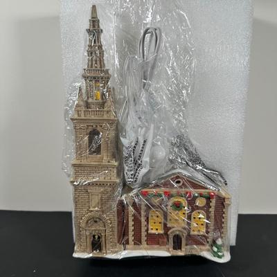 LOT 138U: Department 56 Dickens Village Series - Church Of Saint Mary-Le Bow