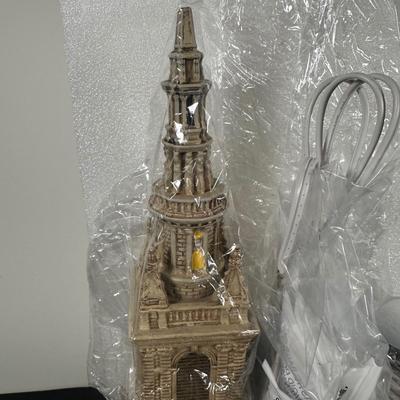 LOT 138U: Department 56 Dickens Village Series - Church Of Saint Mary-Le Bow