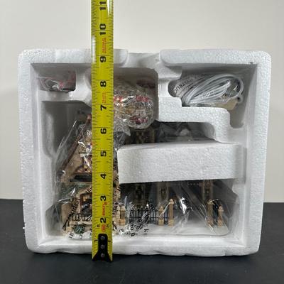 LOT 140U: Department 56 Dickens Village Series - Cartwright Coach Builders