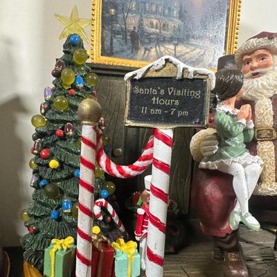 LOT 141U: The Bradford Exchange/Thomas Kinkade Light Up The Holidays Sculptures - The Beauty/The Charity Of Christmas