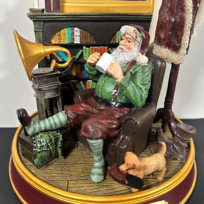 LOT 142U: The Bradford Exchange/Thomas Kinkade Light Up The Holidays Sculptures - The Wonder/The Peace Of Christmas