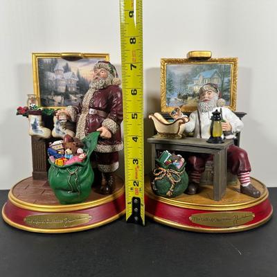 LOT 143U: The Bradford Exchange/Thomas Kinkade Light Up The Holidays Sculptures - The Gift/The Light Of Christmas