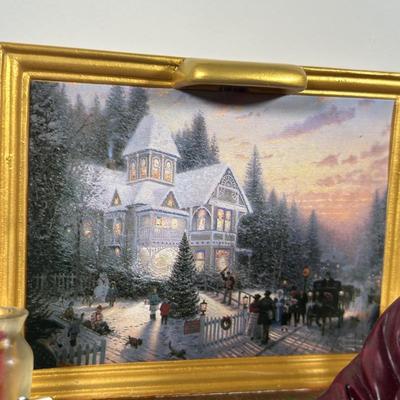 LOT 143U: The Bradford Exchange/Thomas Kinkade Light Up The Holidays Sculptures - The Gift/The Light Of Christmas