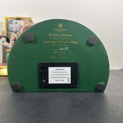 LOT 143U: The Bradford Exchange/Thomas Kinkade Light Up The Holidays Sculptures - The Gift/The Light Of Christmas