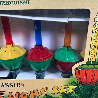 LOT 144U: Vintage In The Box Multi Color Bubble Lights Collection