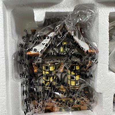 LOT 152U: Department 56 Dickens Village Series - The Smoking Bishop & Scotland Yard Station